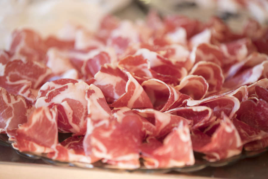 Coppa Piacentina DOP su vassoio